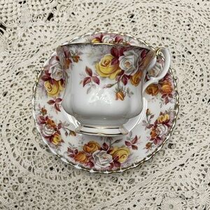 Royal Albert Lenora